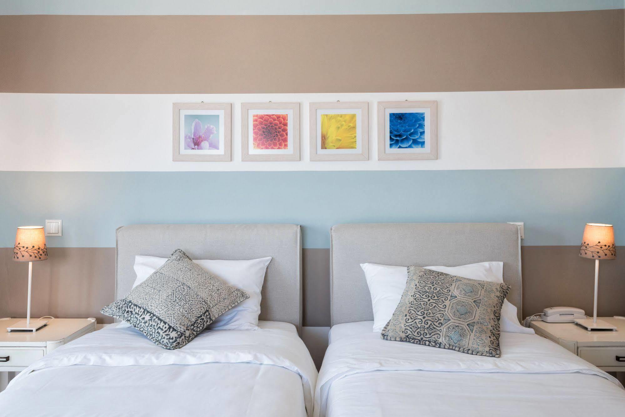 Hotel Oasis Parikia  Luaran gambar